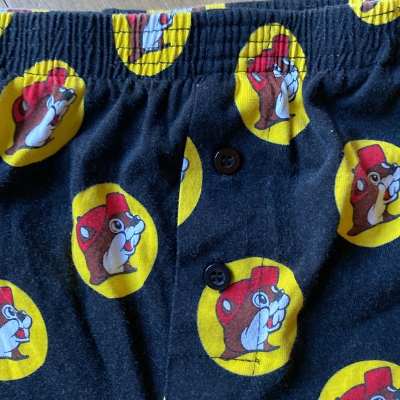 Buc-ees pull up PJ shorts size M - Picture 2 of 4